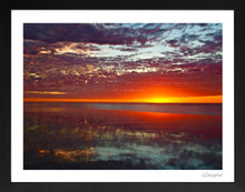 Load image into Gallery viewer, Sunset over 80 Mile Beach